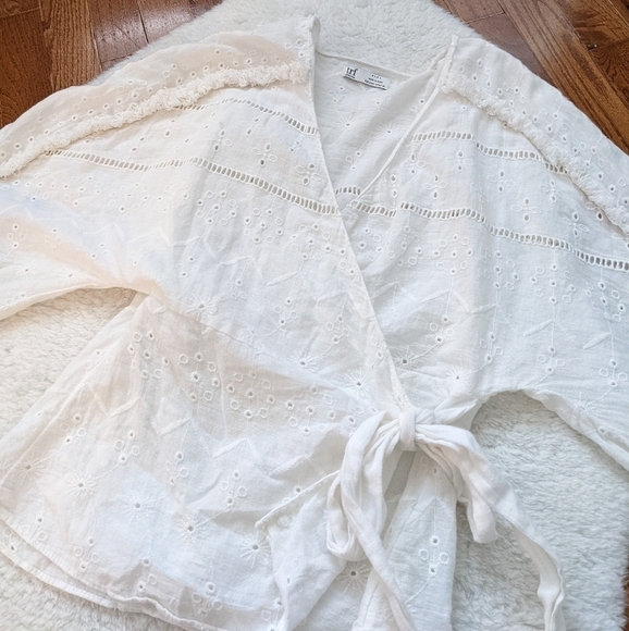 ZARA white eyelet CROSSOVER wrap TOP WITH CUTWORK EMBROIDERY trf small boho chic - Picture 6 of 15